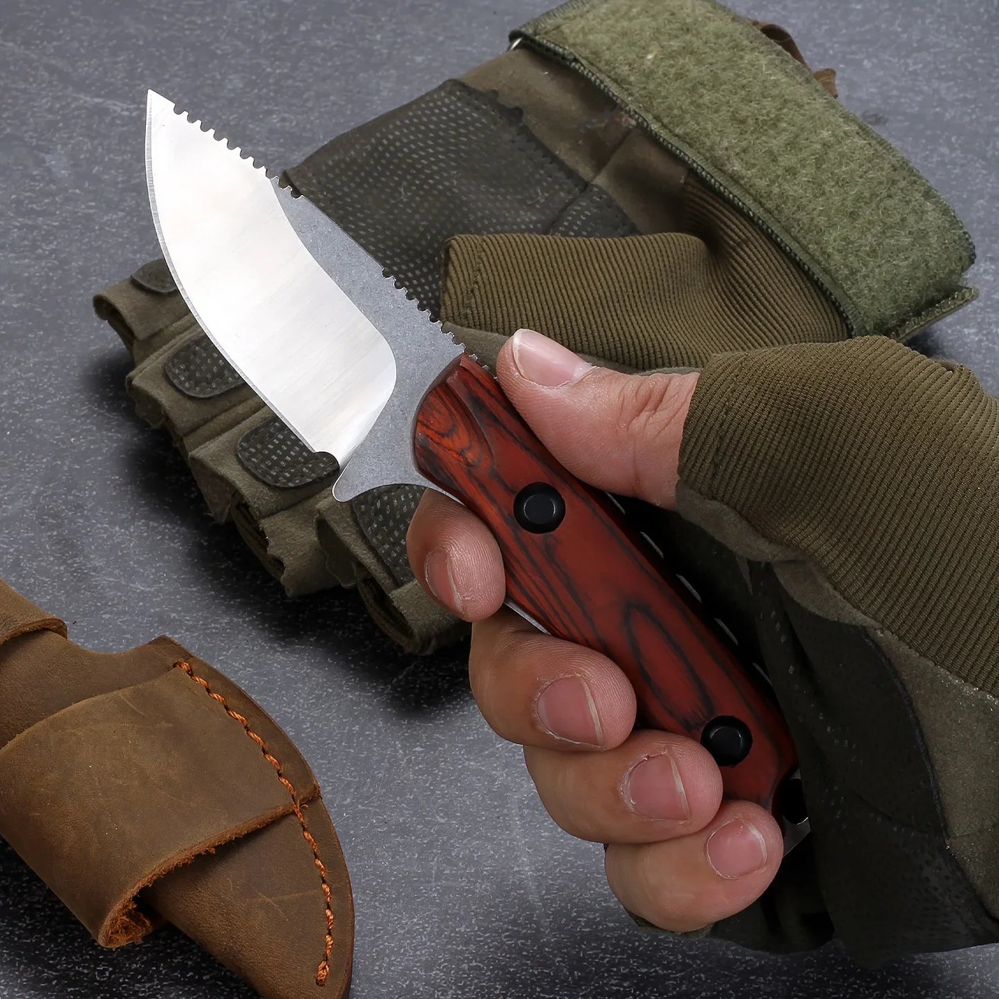BM 15017 Hunt Hidden Canyon Hunter Fixed Knife 8Cr13Mov Blade Stabilized Wood Handle Outdoor Camping Knives with Cowhide Sheath